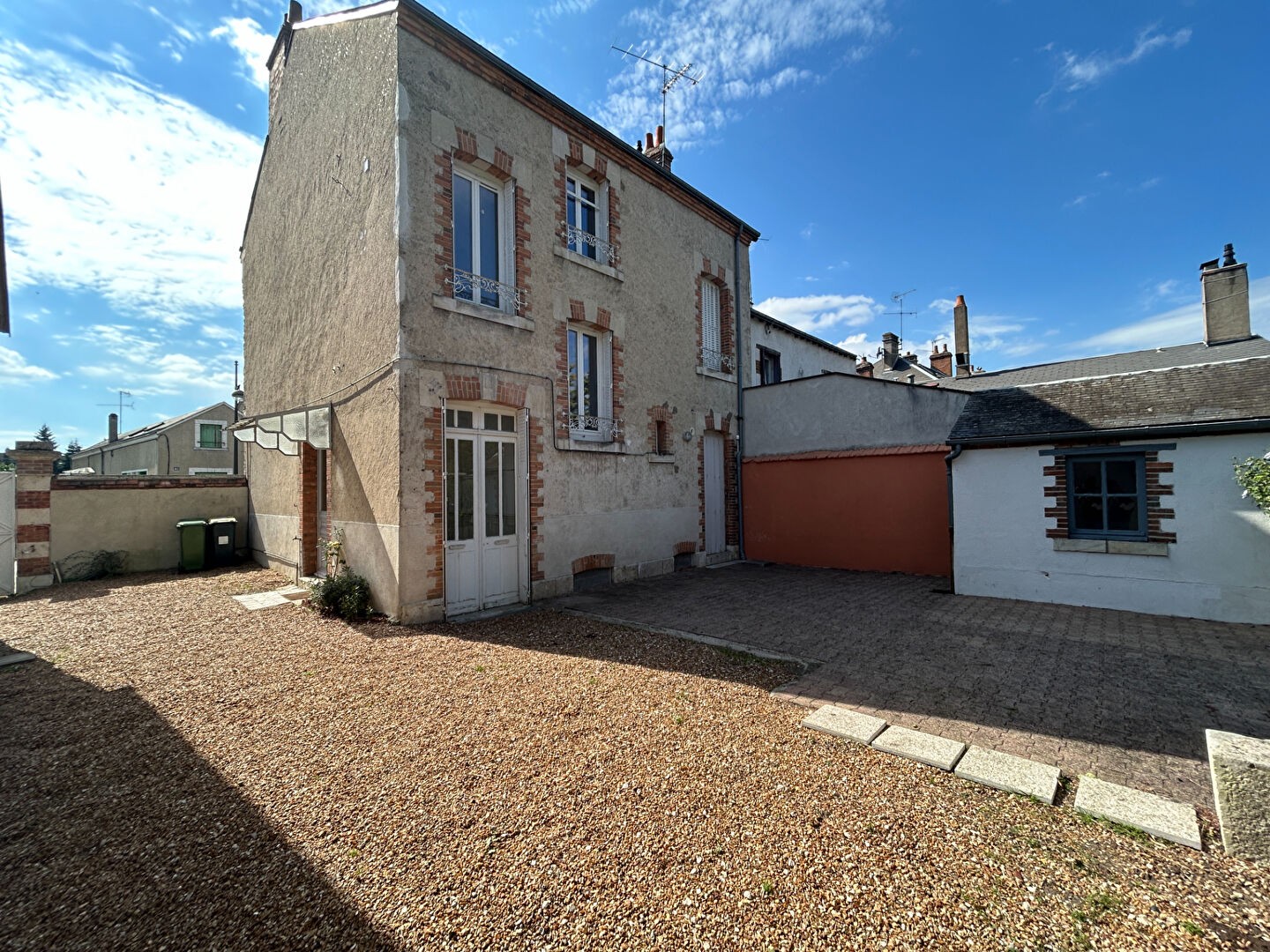 Vente Maison à Saint-Jean-de-la-Ruelle 6 pièces