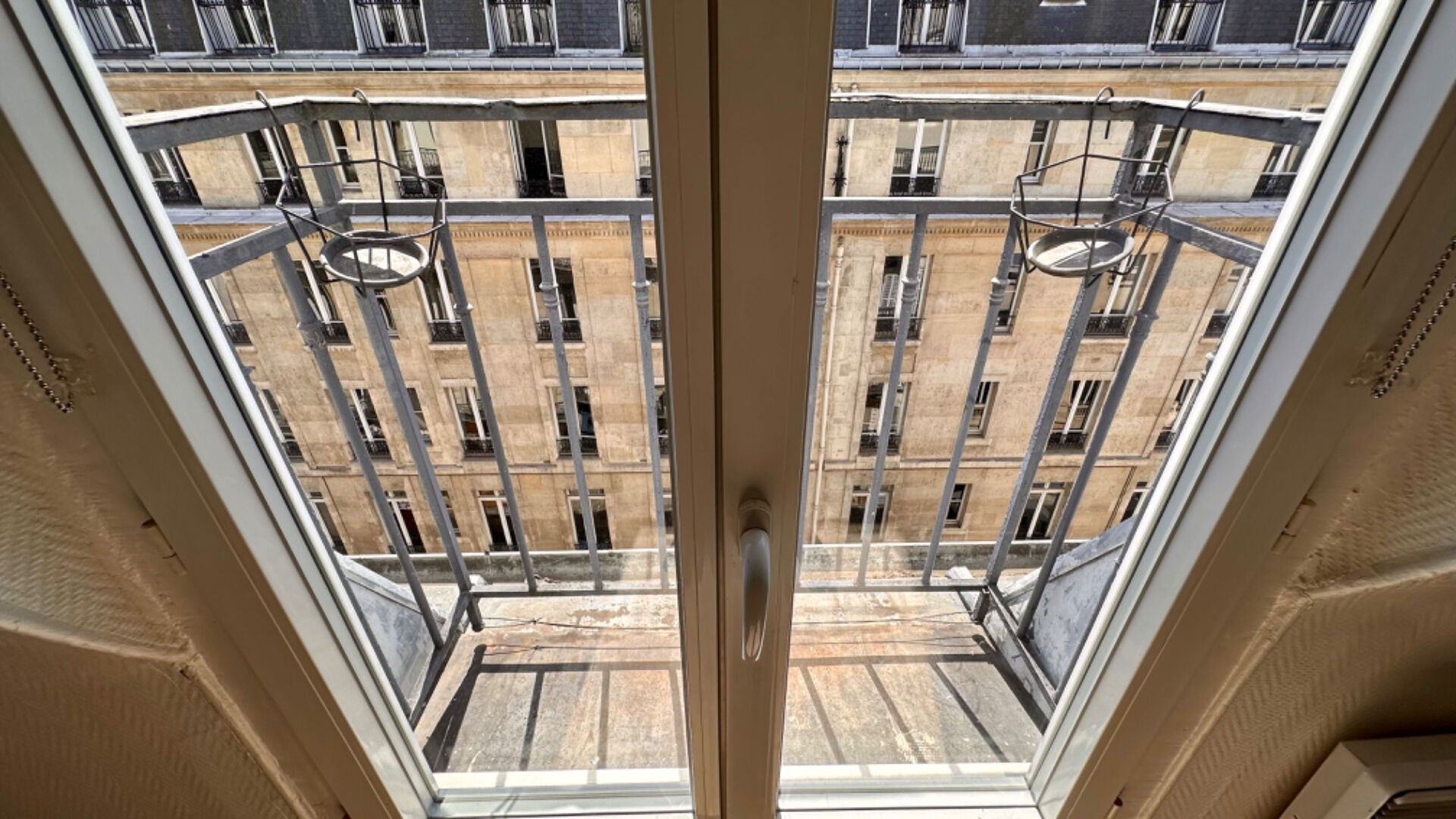 Vente Appartement à Paris Entrepôt 10e arrondissement 2 pièces