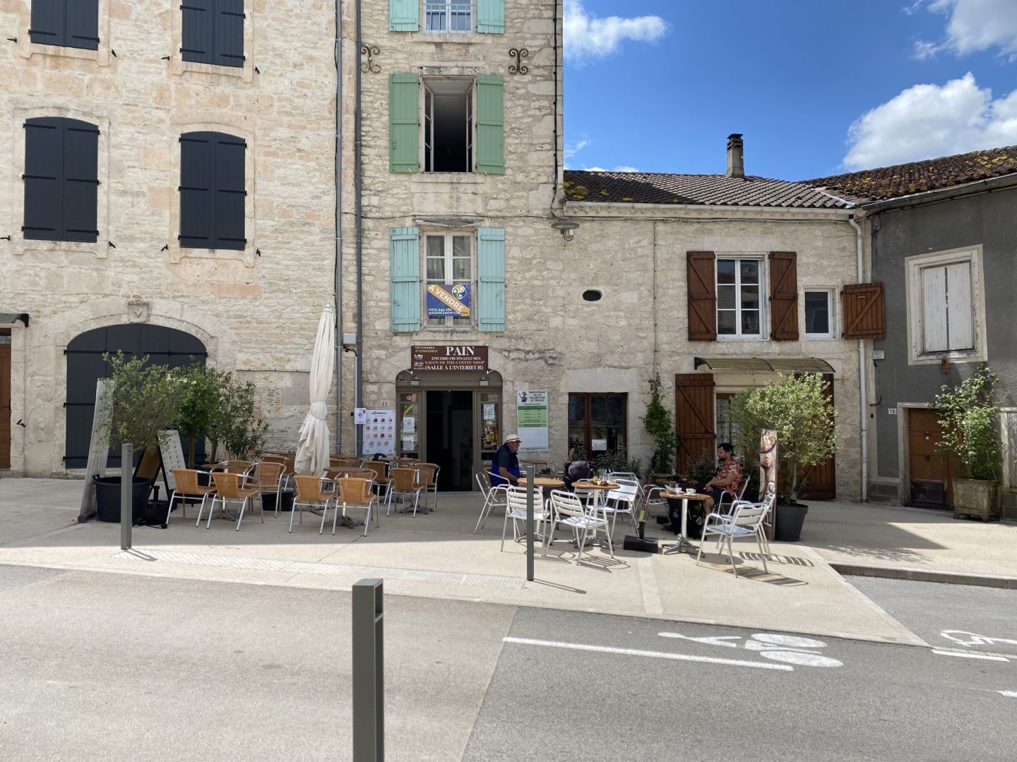 Vente Garage / Parking à Montcuq 3 pièces