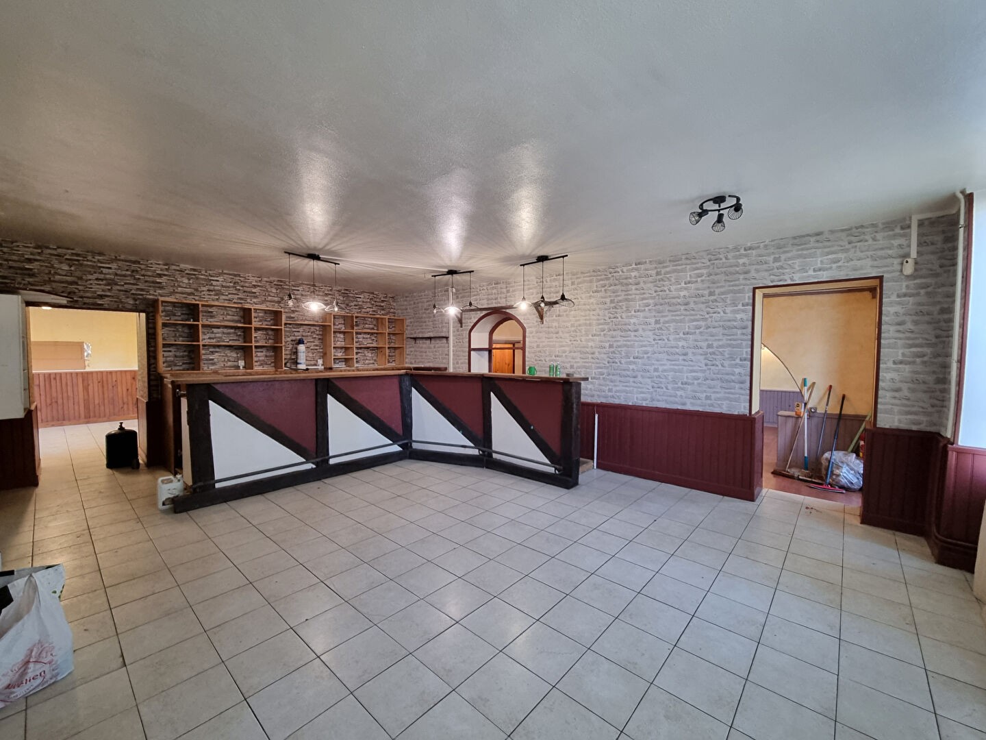 Vente Maison à Lussac-les-Églises 12 pièces