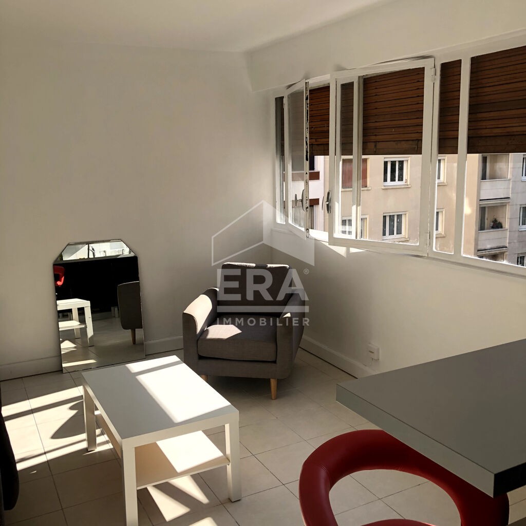 Location Appartement à Paris Reuilly 12e arrondissement 1 pièce