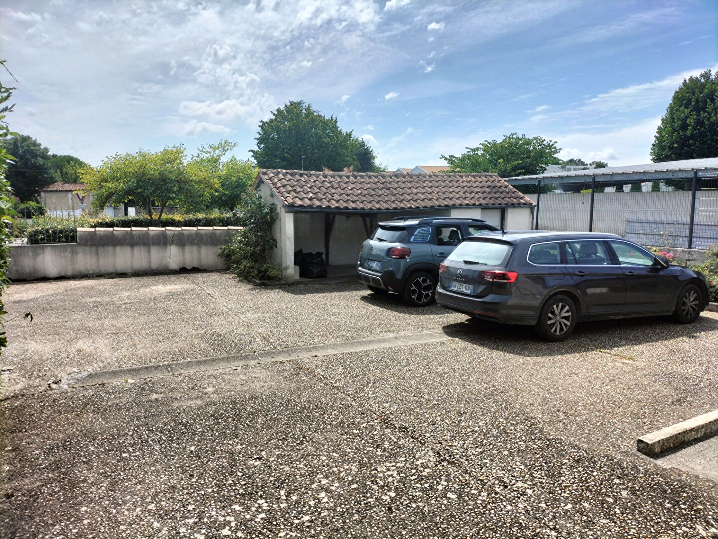 Vente Garage / Parking à Tonnay-Charente 6 pièces