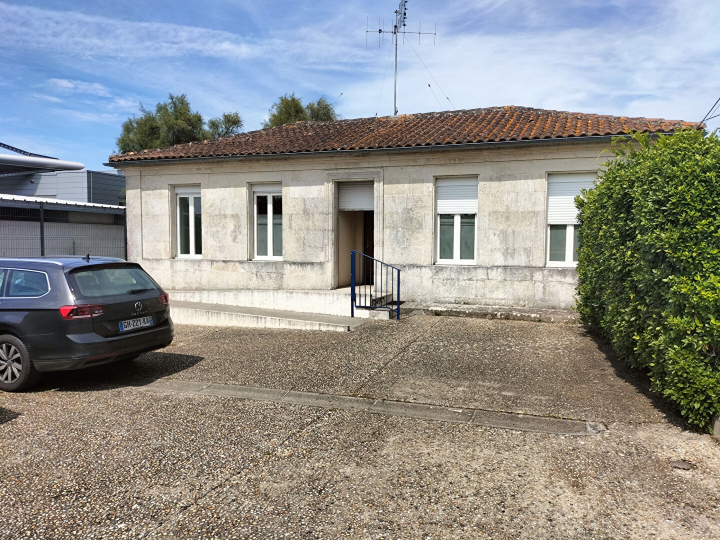 Vente Garage / Parking à Tonnay-Charente 6 pièces