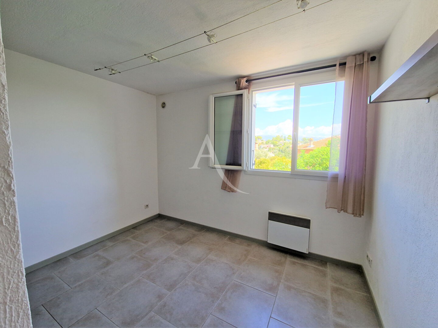 Location Appartement à Roquefort-les-Pins 2 pièces