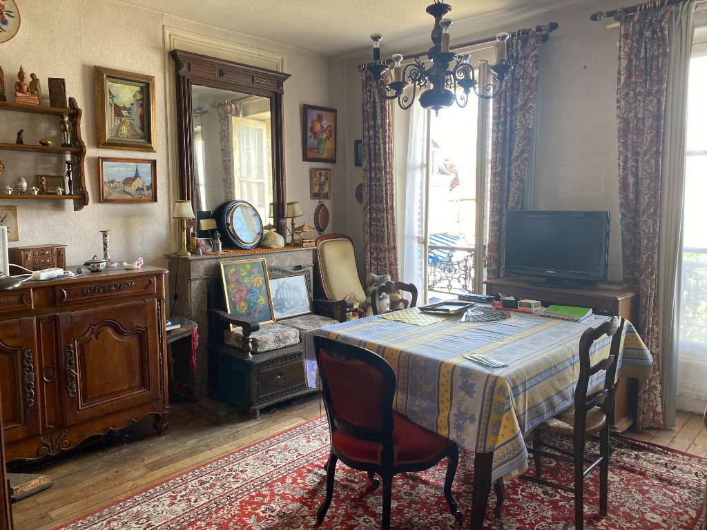 Vente Maison à Saint-Amand-Montrond 9 pièces