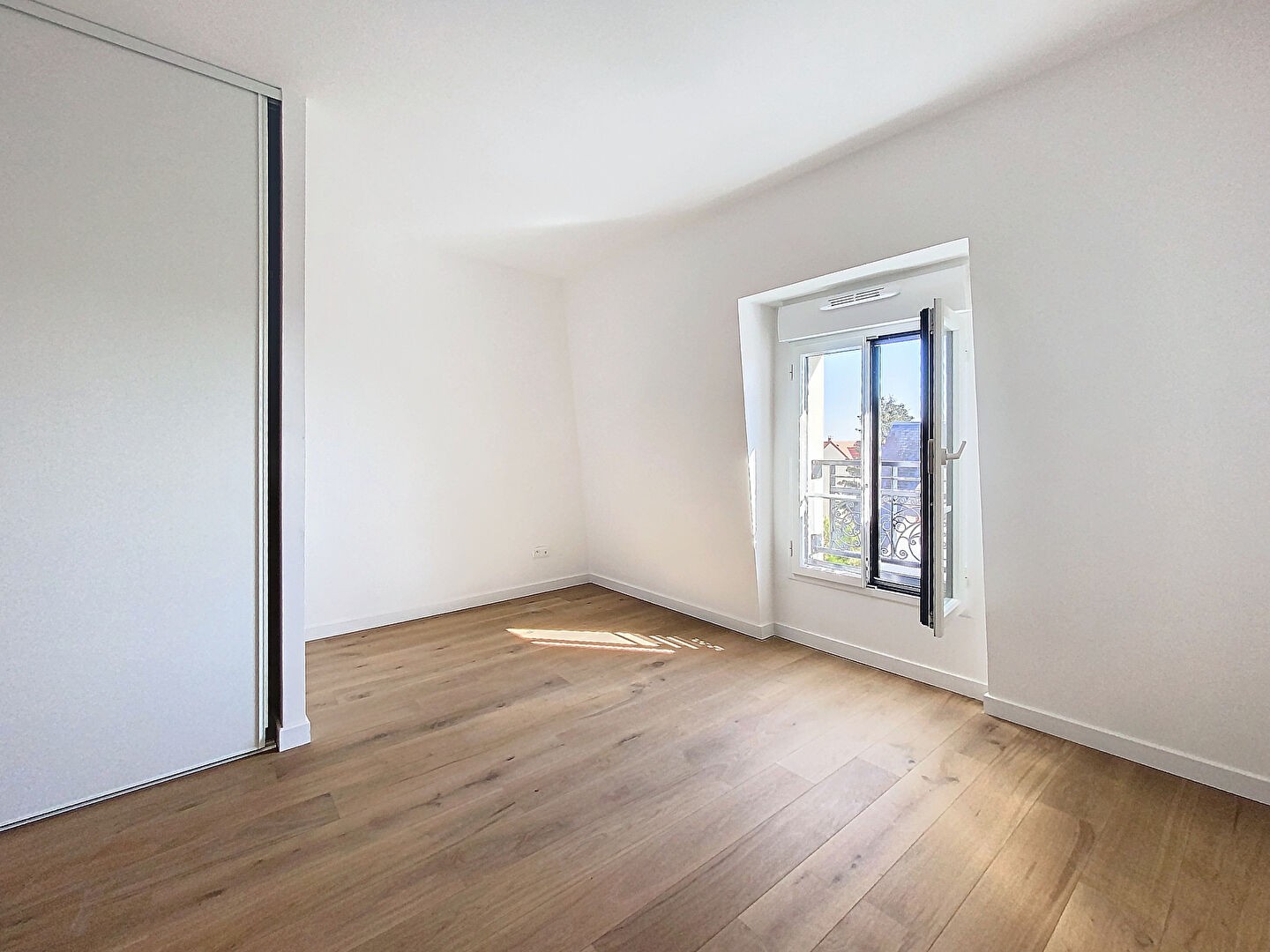 Vente Appartement à Suresnes 4 pièces