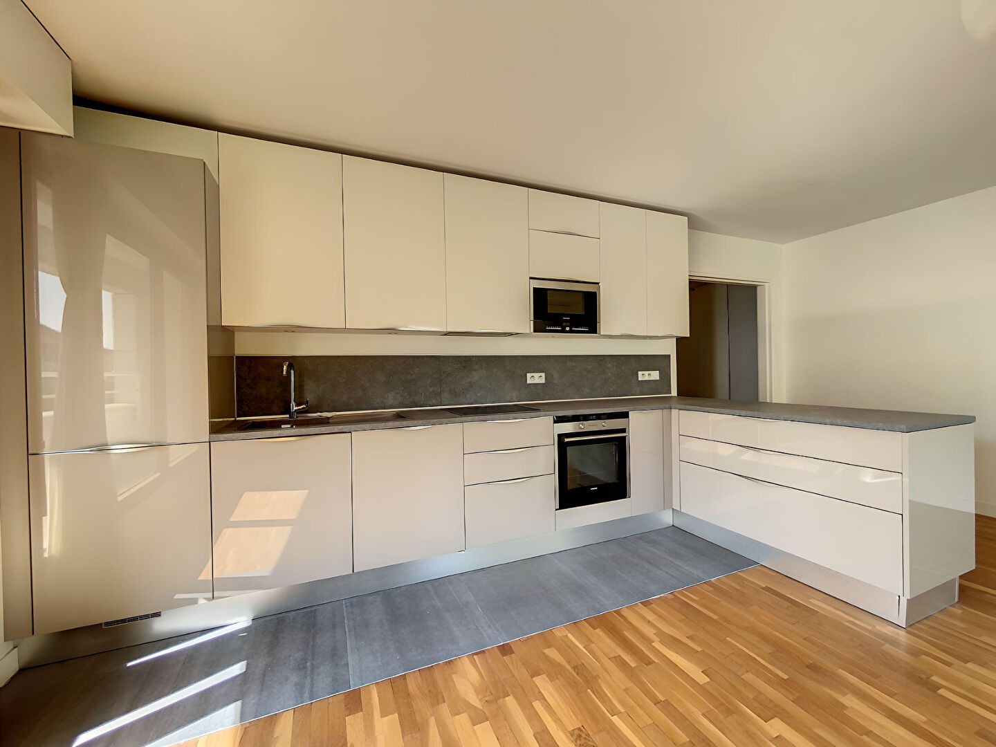 Vente Appartement à Suresnes 6 pièces