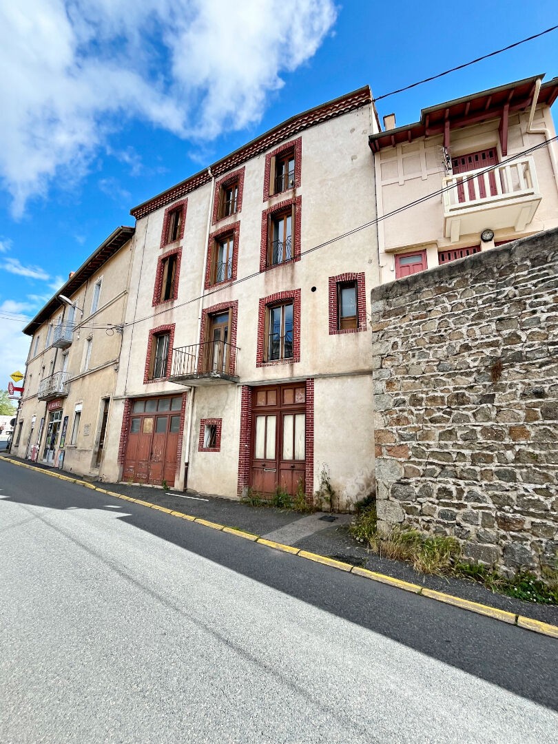 Vente Bureau / Commerce à Saint-Just-en-Chevalet 10 pièces