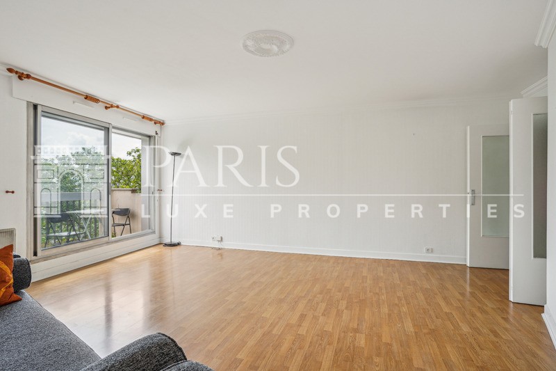 Vente Appartement à Paris Buttes-Chaumont 19e arrondissement 3 pièces