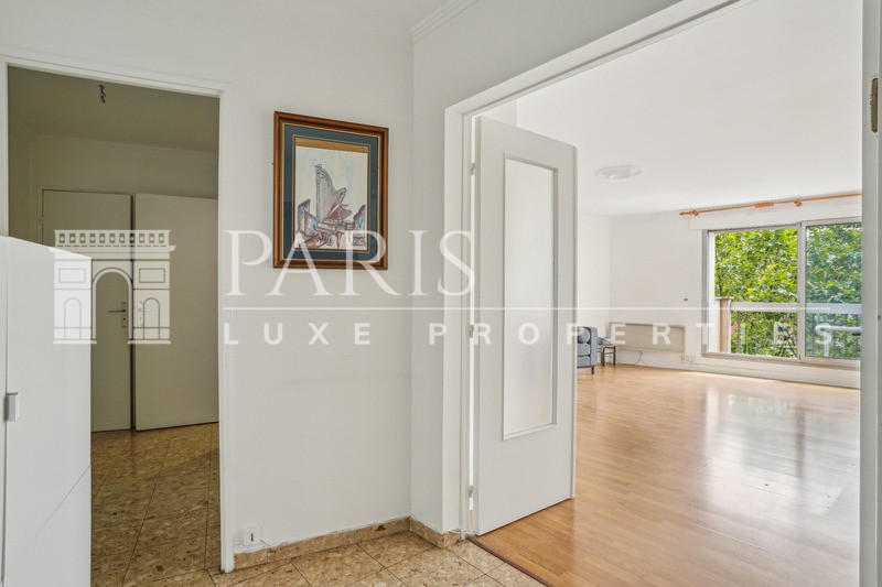 Vente Appartement à Paris Buttes-Chaumont 19e arrondissement 3 pièces