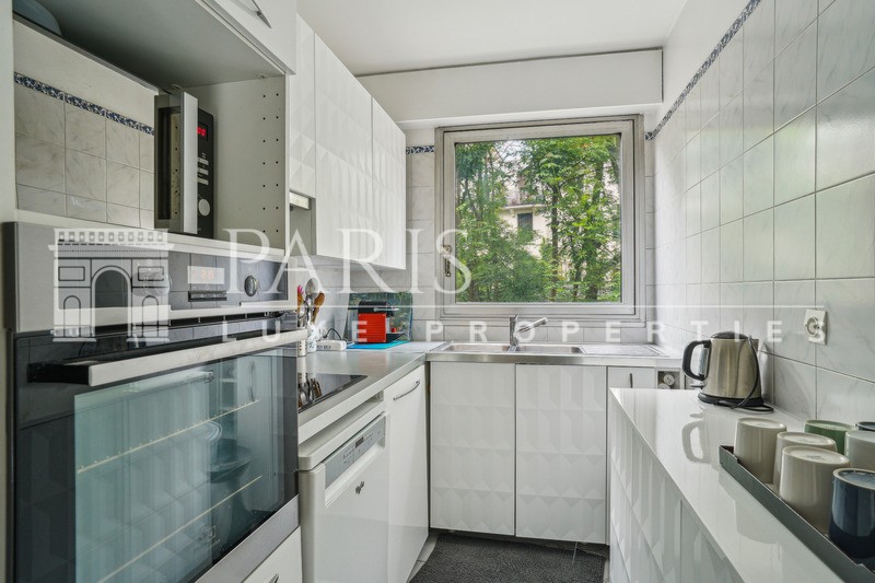 Vente Appartement à Paris Buttes-Chaumont 19e arrondissement 3 pièces