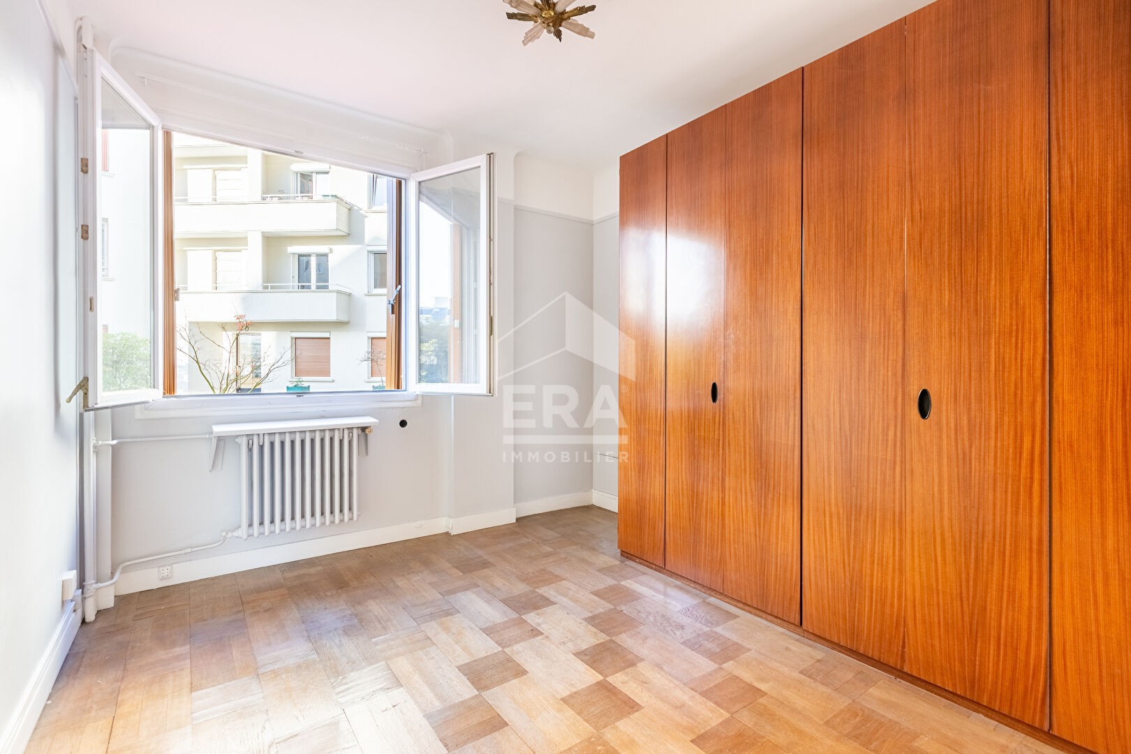 Vente Appartement à Courbevoie 5 pièces