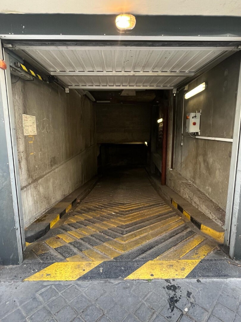 Location Garage / Parking à Paris Ménilmontant 20e arrondissement 0 pièce