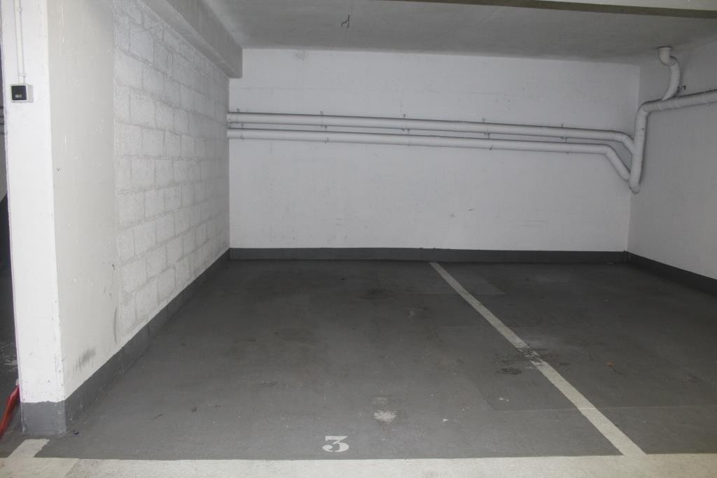 Location Garage / Parking à Paris Vaugirard 15e arrondissement 0 pièce