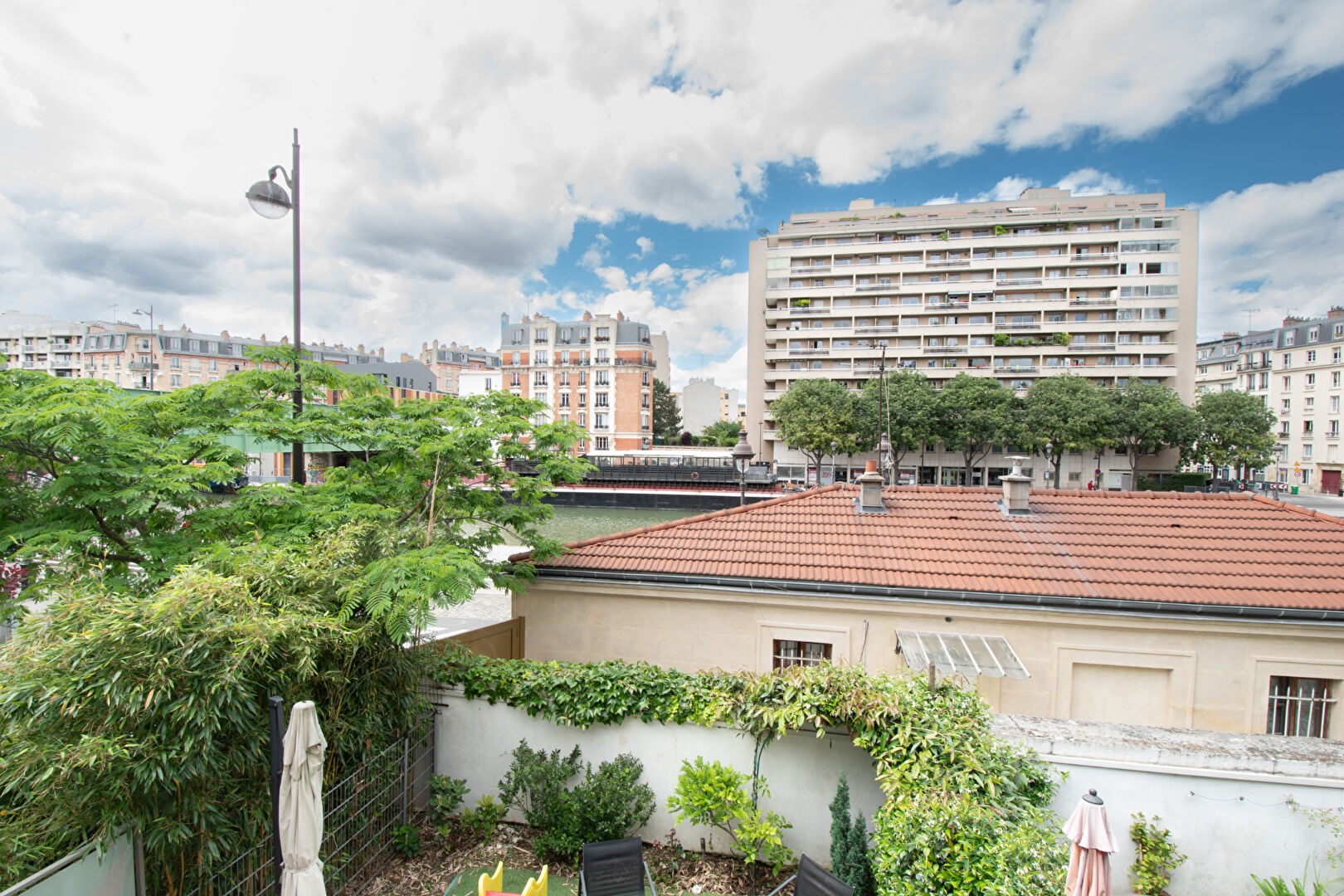 Vente Appartement à Paris Buttes-Chaumont 19e arrondissement 4 pièces