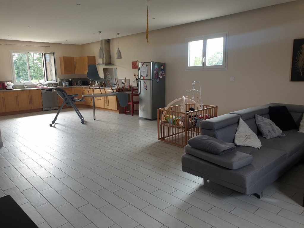 Location Appartement à Saint-Jean-le-Vieux 4 pièces