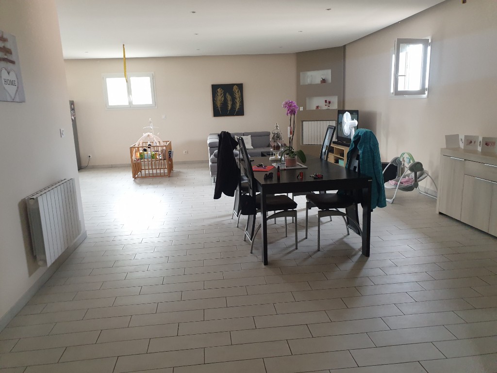 Location Appartement à Saint-Jean-le-Vieux 4 pièces