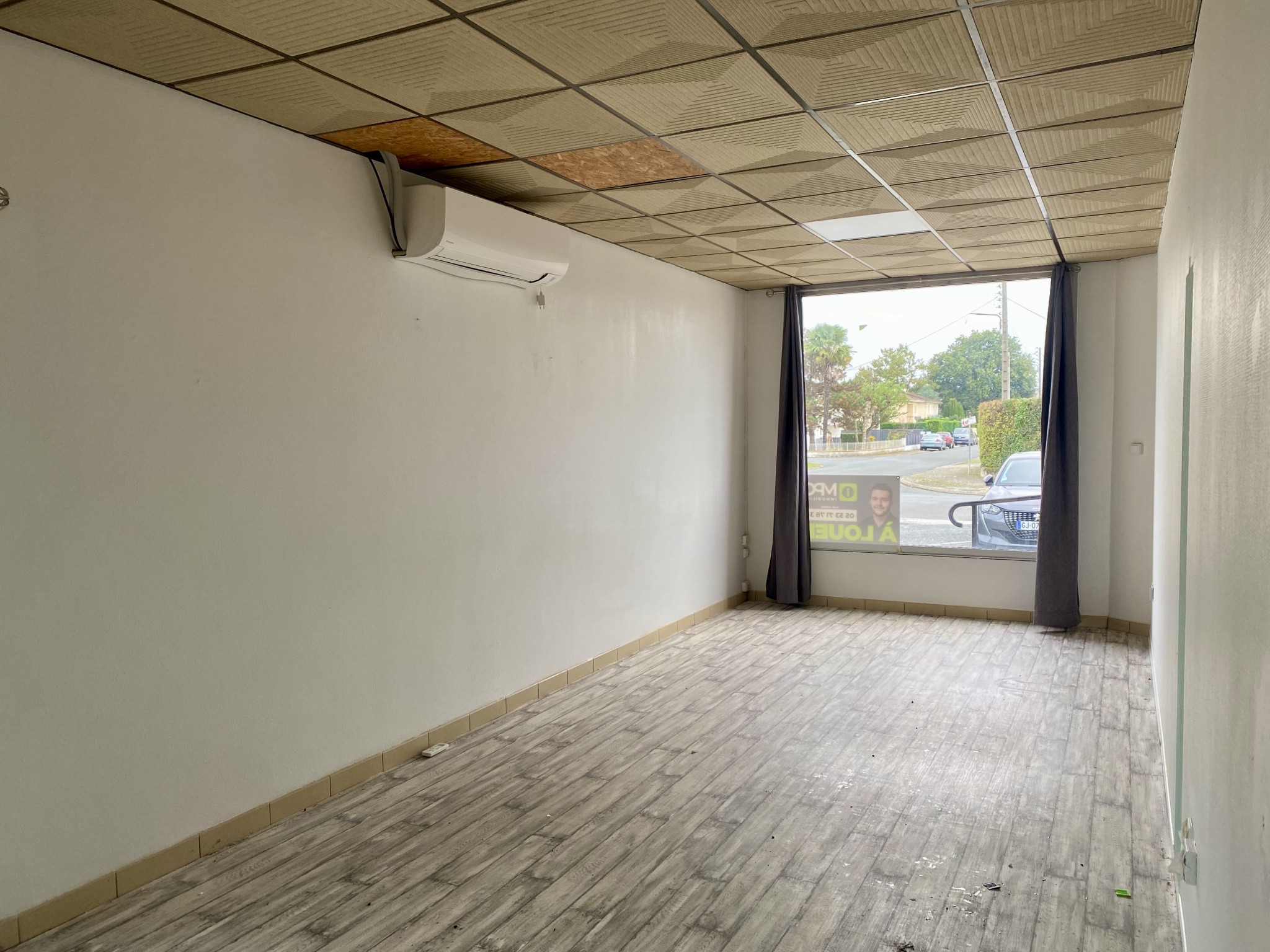 Location Bureau / Commerce à Villeneuve-sur-Lot 0 pièce