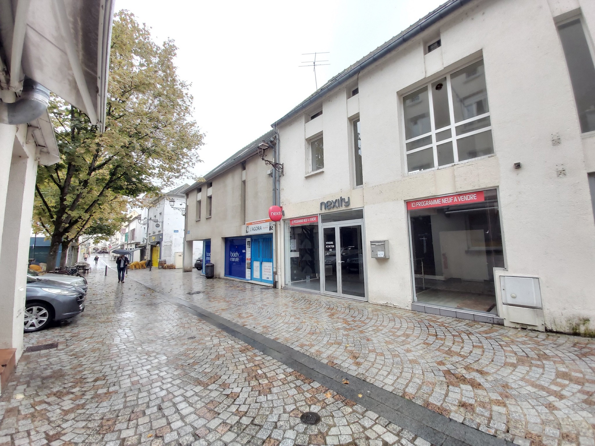 Location Bureau / Commerce à Melun 5 pièces