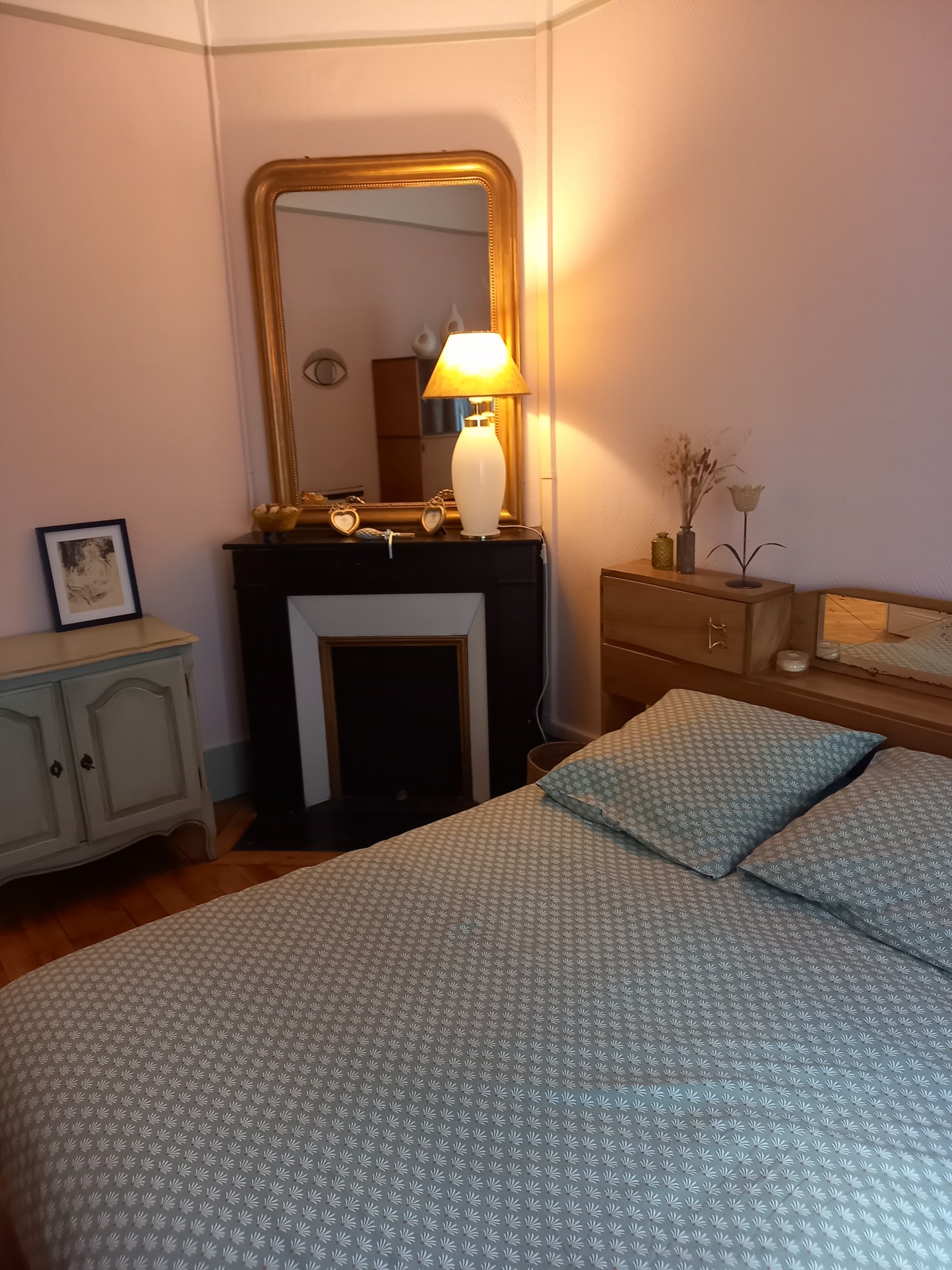 Location Appartement à Paris Buttes-Chaumont 19e arrondissement 2 pièces