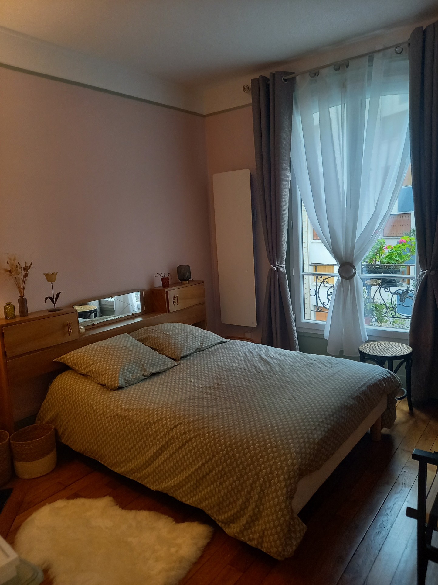 Location Appartement à Paris Buttes-Chaumont 19e arrondissement 2 pièces