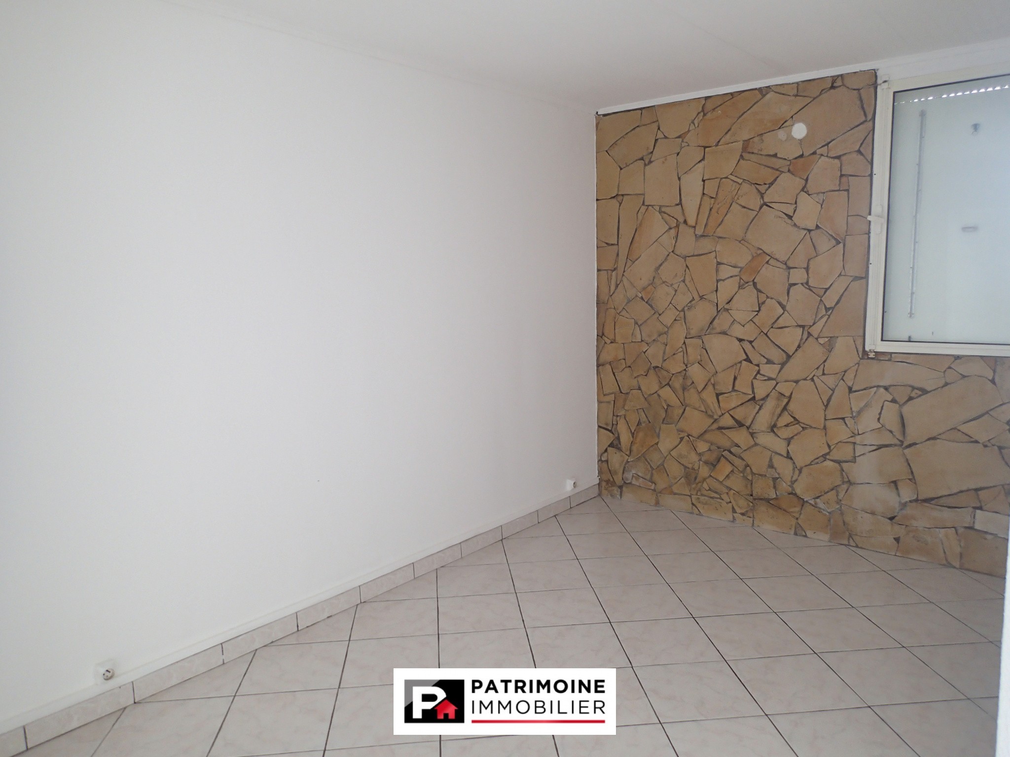 Location Appartement à les Abymes 4 pièces