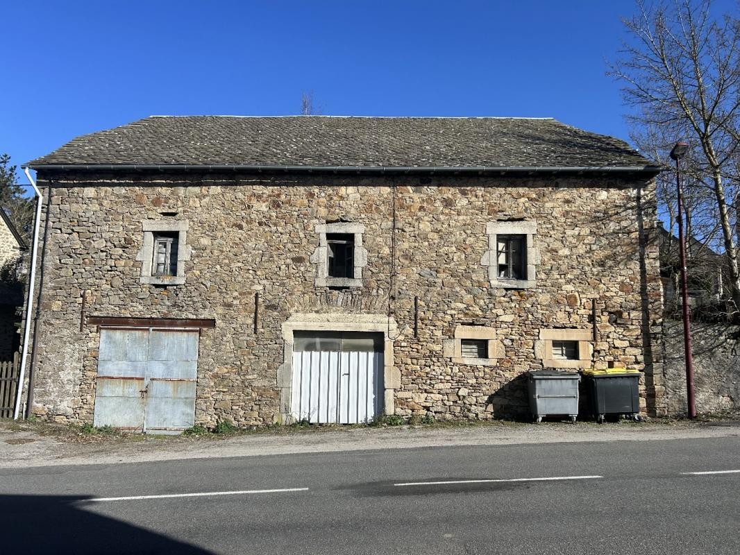 Vente Garage / Parking à Villefranche-de-Panat 3 pièces