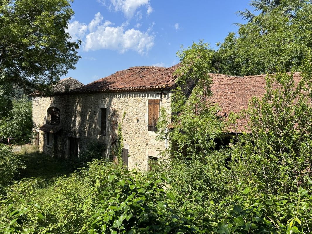 Vente Garage / Parking à Pradines 6 pièces