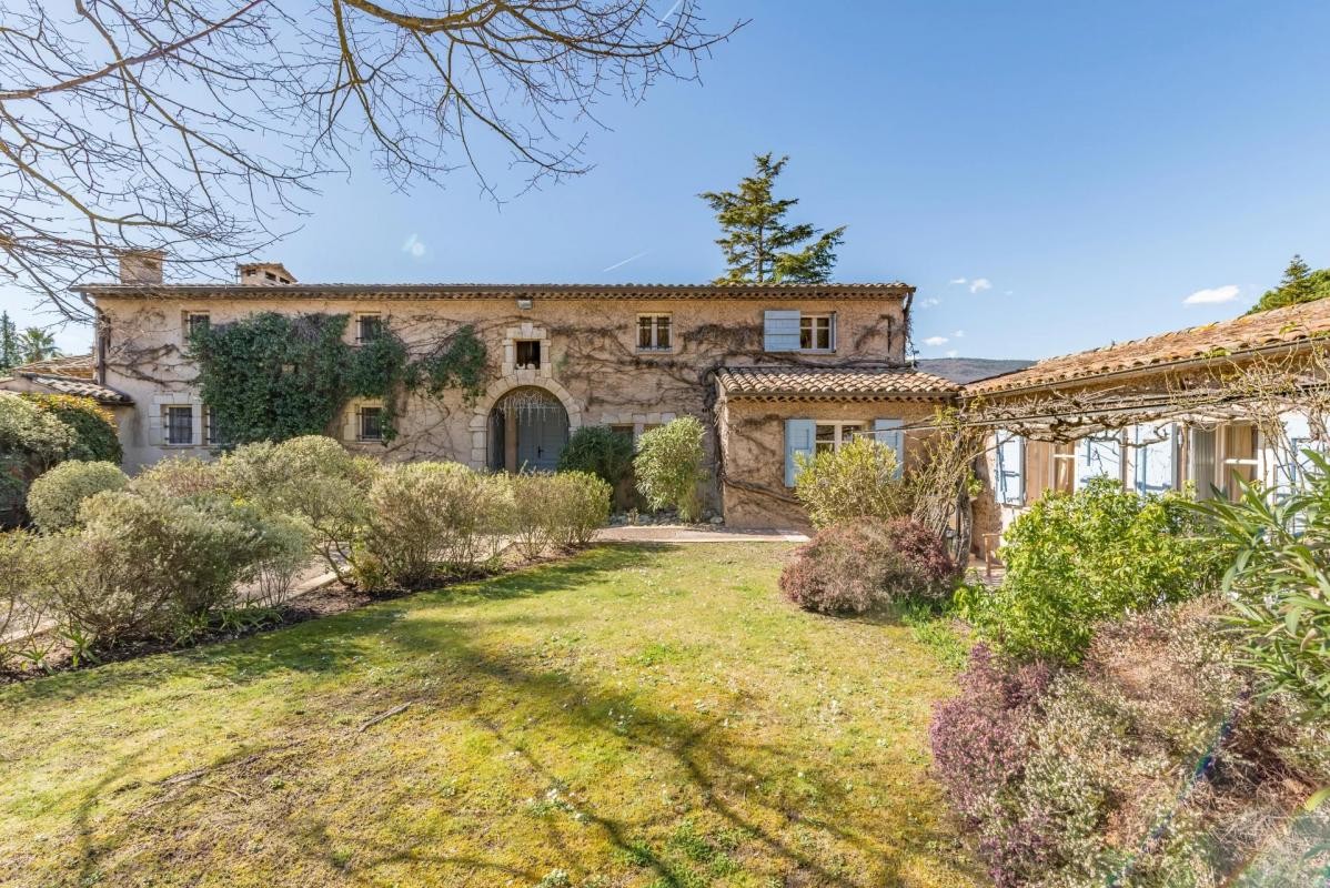 Vente Maison à Châteauneuf-Grasse 11 pièces