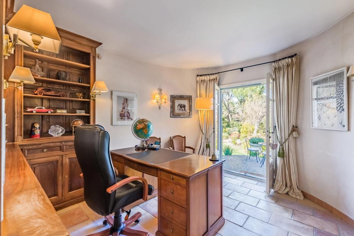 Vente Maison à Châteauneuf-Grasse 11 pièces