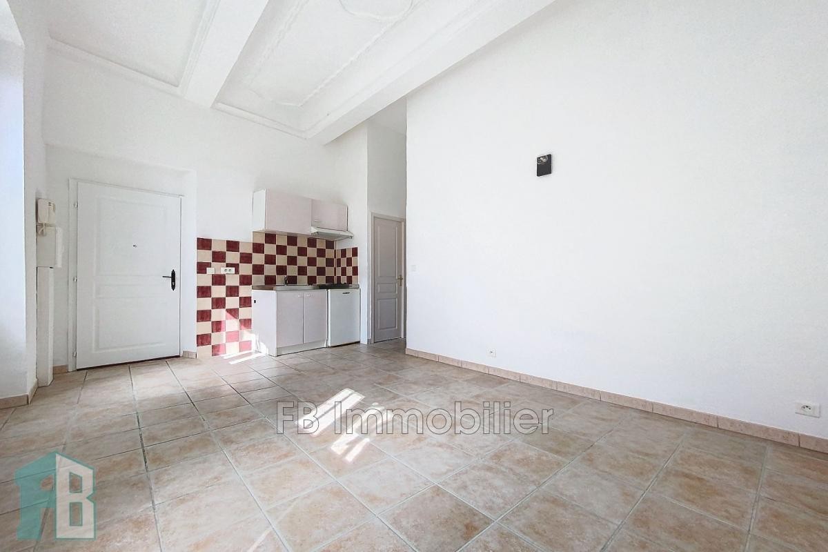 Location Appartement à Eyguières 0 pièce