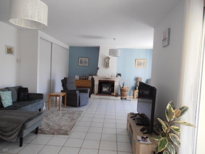 Vente Maison à Villefagnan 8 pièces