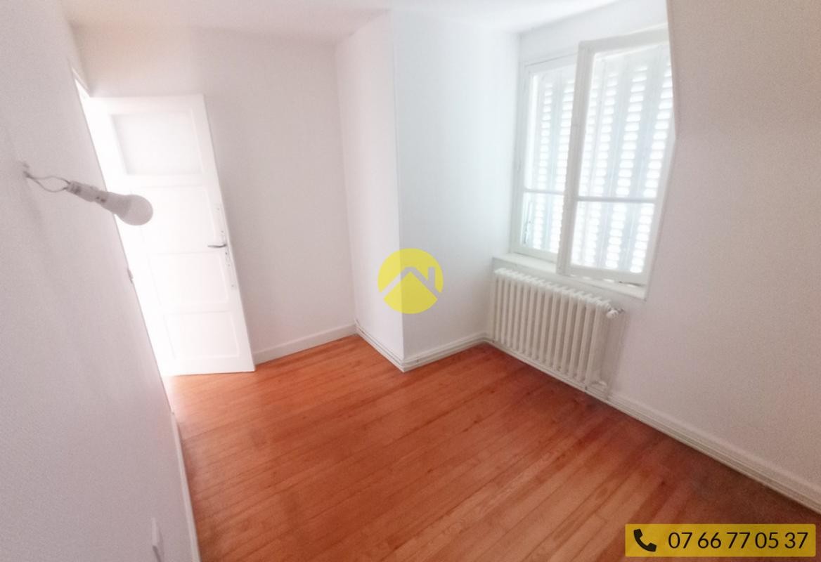 Vente Appartement à Chantelle 7 pièces