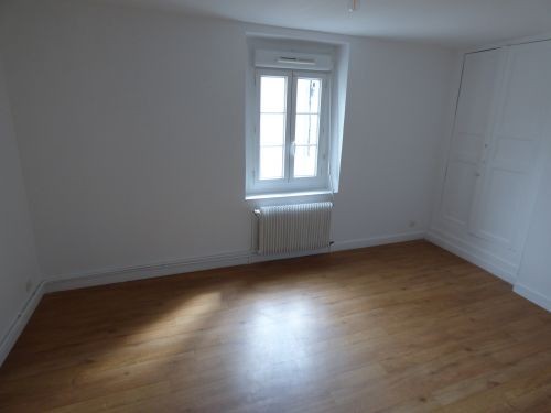 Location Appartement à Ivoy-le-Pré 3 pièces