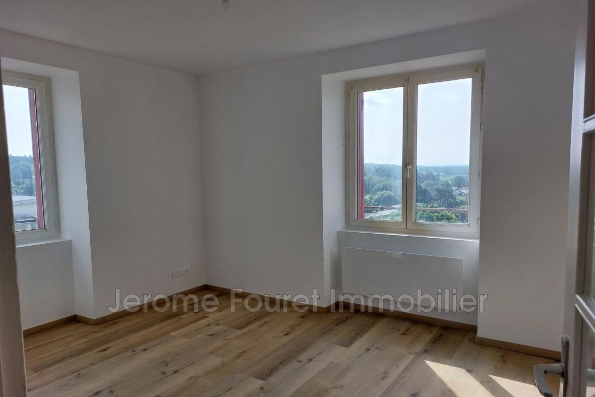 Location Appartement à Neuvic 2 pièces