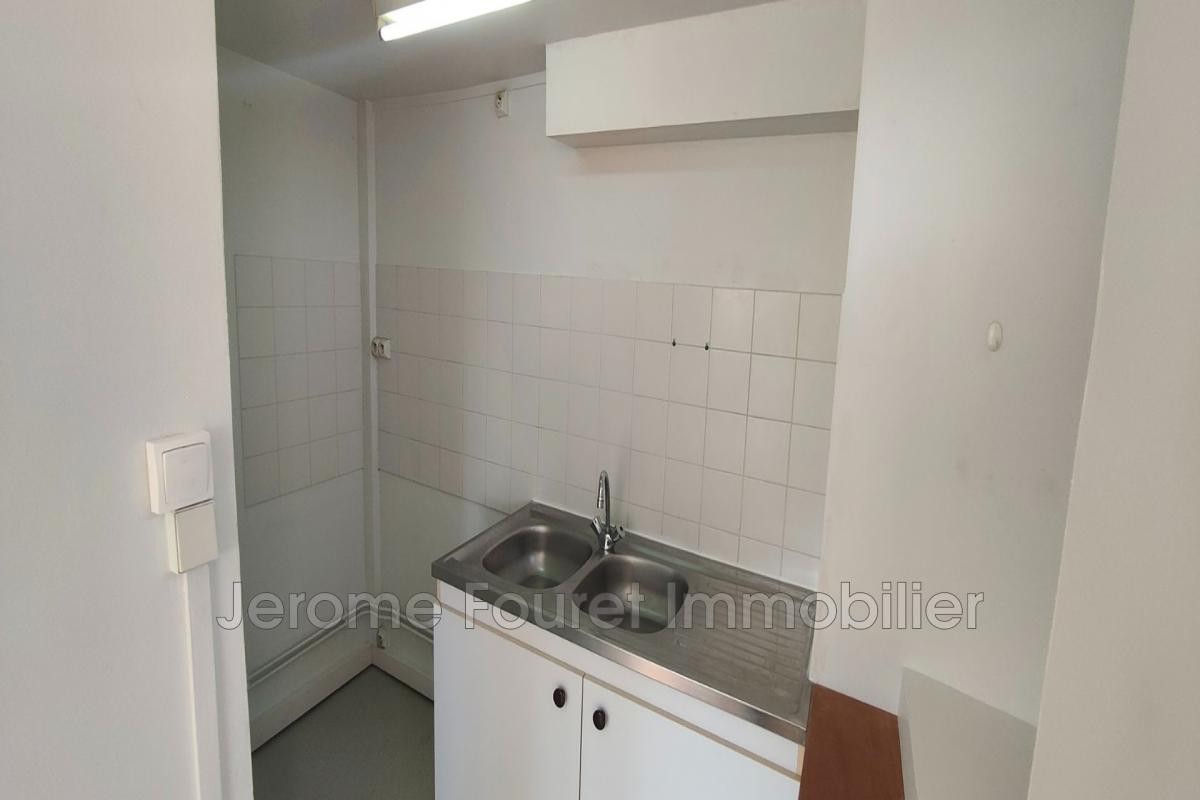 Location Appartement à Montaignac-Saint-Hippolyte 2 pièces