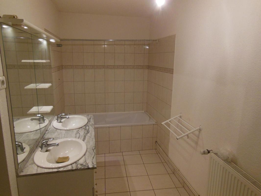 Location Appartement à Beaujeu-Saint-Vallier-Pierrejux-et-Quitteur 4 pièces