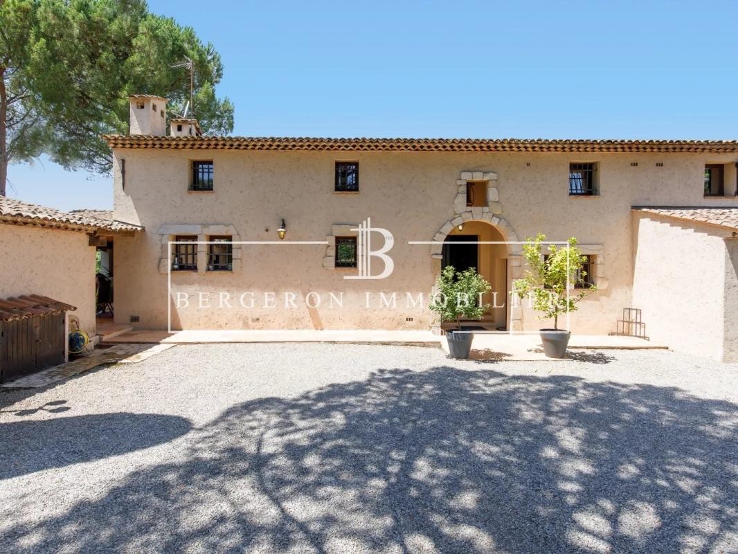 Vente Maison à Châteauneuf-Grasse 8 pièces