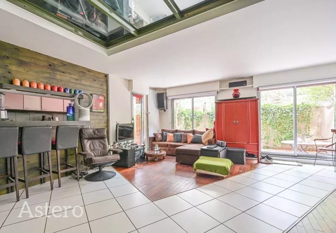 Vente Appartement à Paris Buttes-Chaumont 19e arrondissement 4 pièces