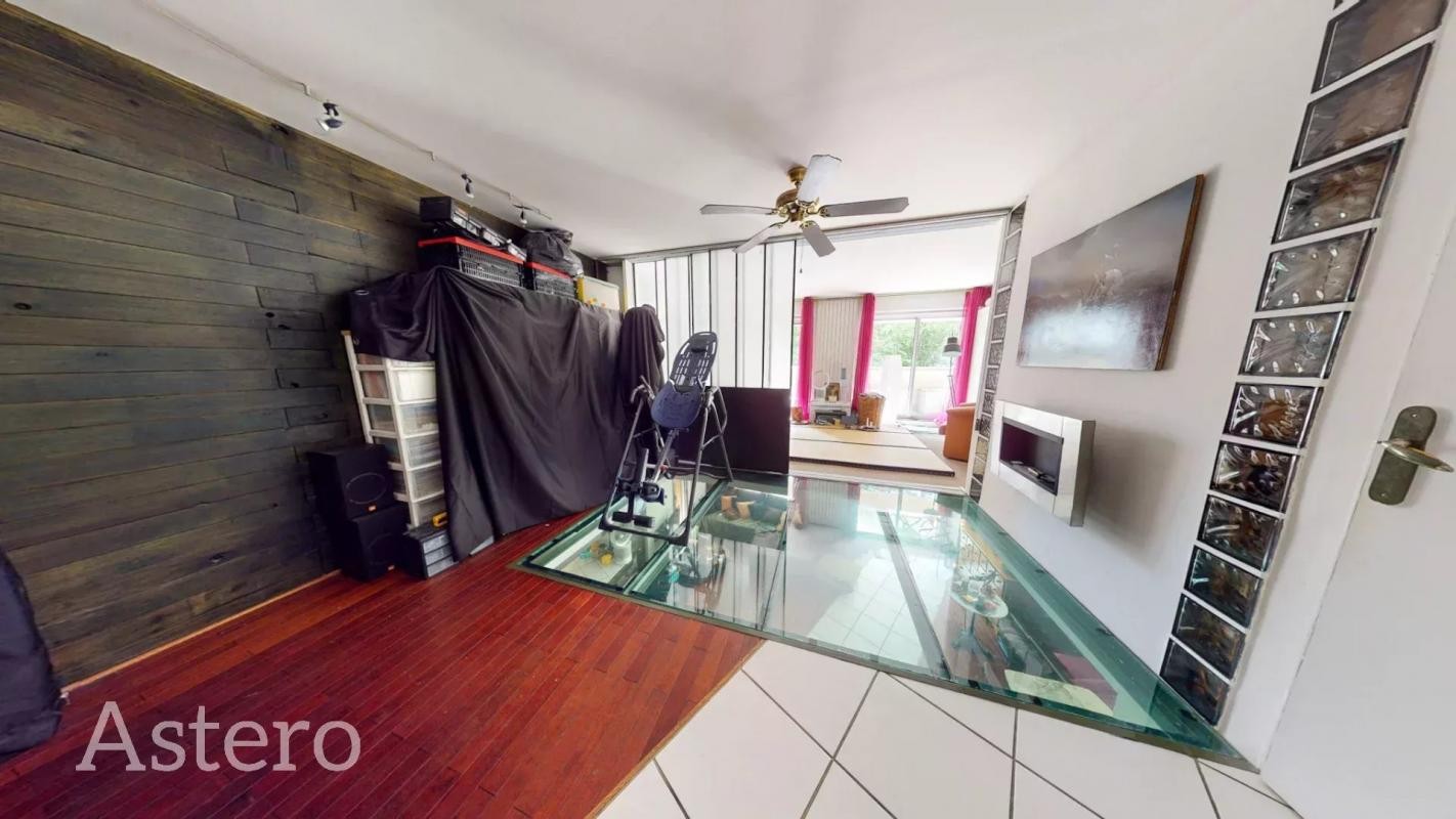 Vente Appartement à Paris Buttes-Chaumont 19e arrondissement 4 pièces