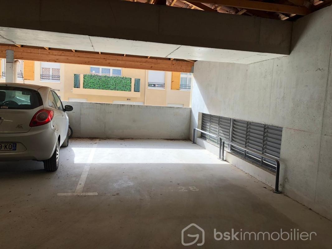 Vente Garage / Parking à le Muy 0 pièce