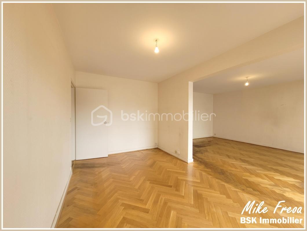 Vente Appartement à Paris Buttes-Chaumont 19e arrondissement 4 pièces