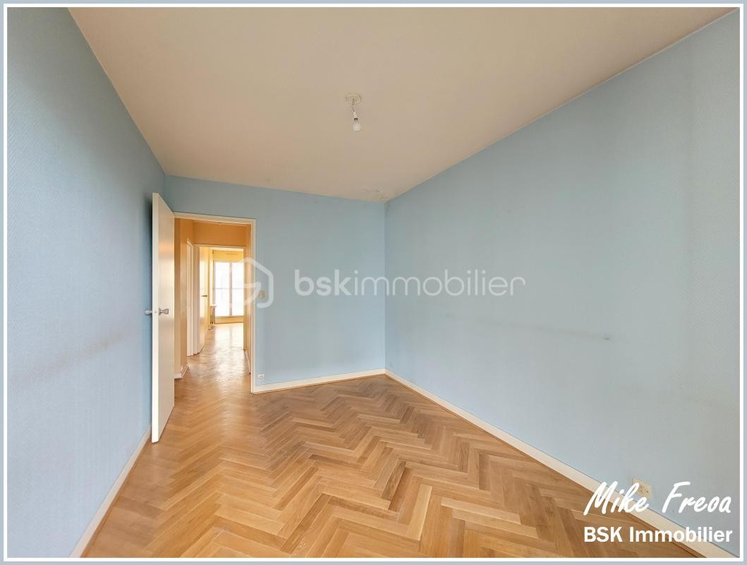 Vente Appartement à Paris Buttes-Chaumont 19e arrondissement 4 pièces