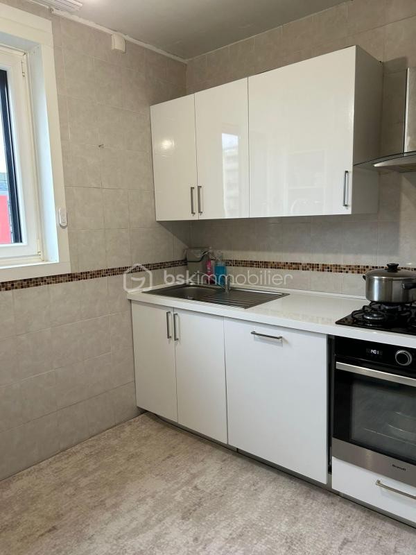 Vente Appartement à Saint-Jean-de-la-Ruelle 3 pièces