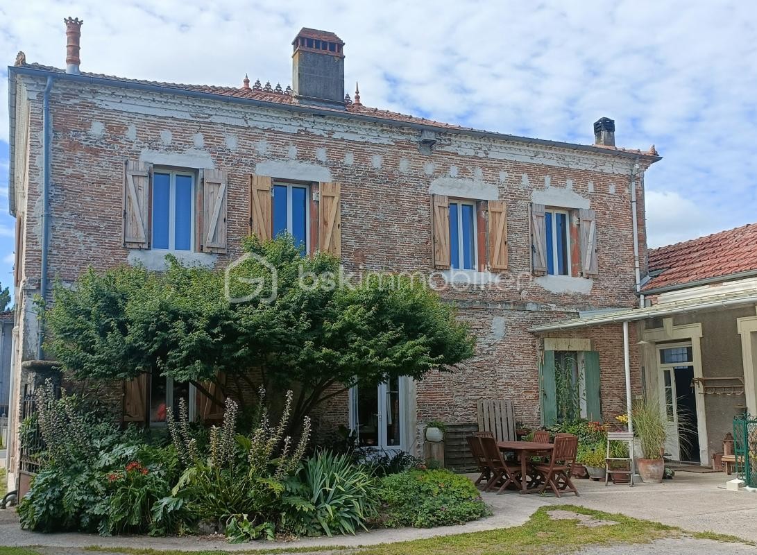 Vente Maison à Saint-Julien-en-Born 12 pièces