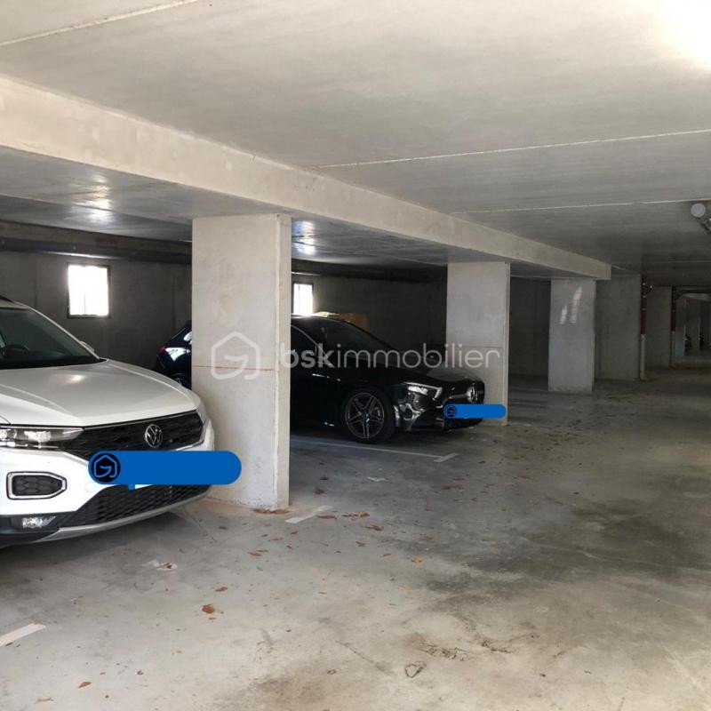 Vente Garage / Parking à le Muy 0 pièce