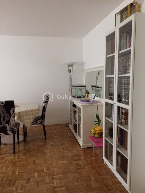 Vente Appartement à Paris Buttes-Chaumont 19e arrondissement 4 pièces