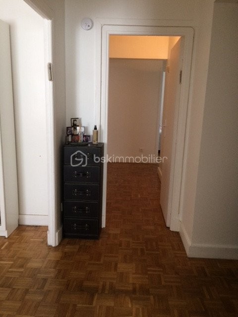 Vente Appartement à Paris Buttes-Chaumont 19e arrondissement 4 pièces