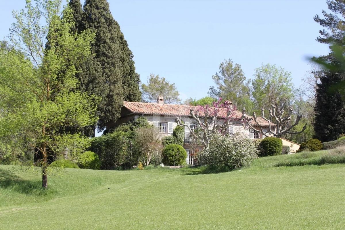 Vente Maison à Châteauneuf-Grasse 16 pièces