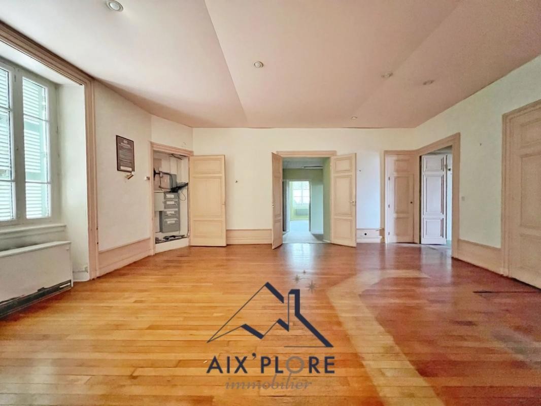 Vente Appartement à Saint-Genix-sur-Guiers 9 pièces